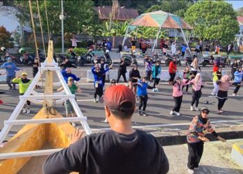 Senam Zumba Bersama Warga, Tasming Hamid Ajak Masyarakat Hidup Sehat