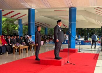 Peringati Hari Guru, Bupati Maros Cairkan Sertifikasi Guru