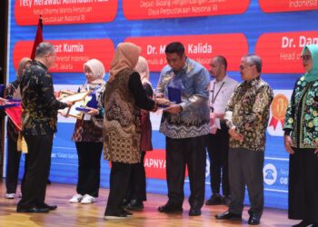 Bupati Maros Kembali Raih Penghargaan di Bidang Literasi