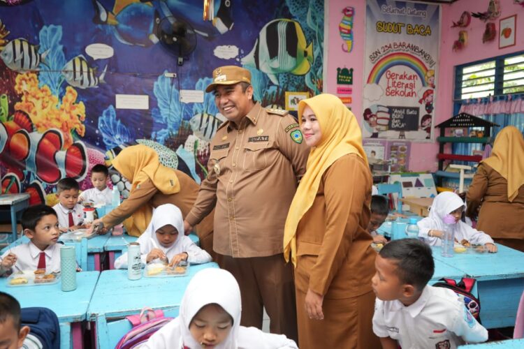 6.174 siswa Di Maros Dapat Makan Siang Bergizi Gratis