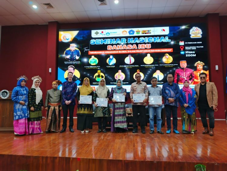Rayakan 25 Tahun Hari Bahasa Ibu Internasional, HPBD-PPBDI Sulsel Sukses Gelar Seminar Nasional
