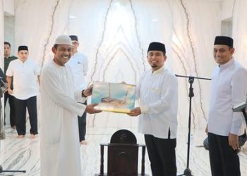 Wali Kota Tasming Hamid Resmikan Masjid Terapung BJ Habibie sebagai Masjid 24 Jam