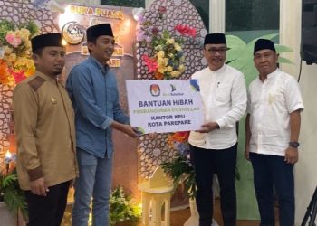 Bank Sulselbar Cabang Parepare Serahkan Hibah Pembangunan Musala Kantor KPU