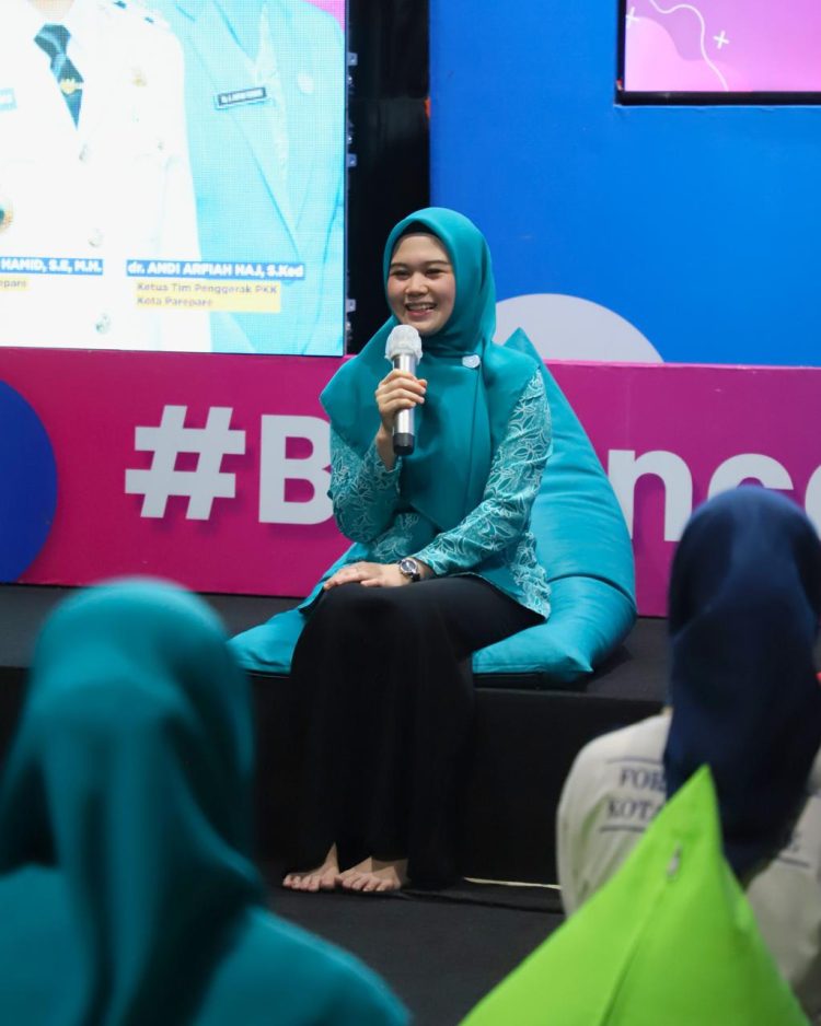 Ketua PKK Parepare Berikan Motivasi kepada Remaja Generasi Berencana