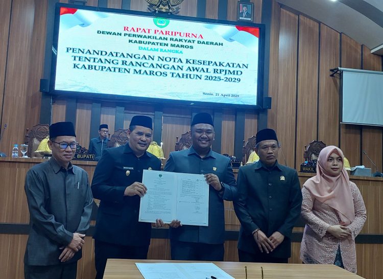 Pemkab Maros Serahkan Rancangan Awal RPJMD 2025-2029