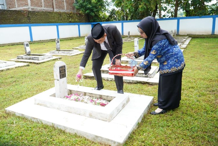 Usai Harkitnas, Forkopimda Ziarah Ke Makam Pahlawan