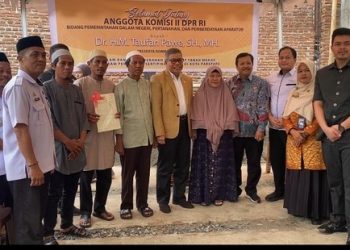 Kantor Pertanahan Kota Parepare Serahkan Lima Sertifikat Wakaf