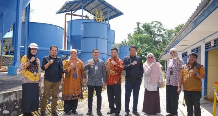 Direktur PAM Tirta Karajae Parepare Terima dan Dampingi Tim Verifikasi Lapangan Top 5 SSIC 2025