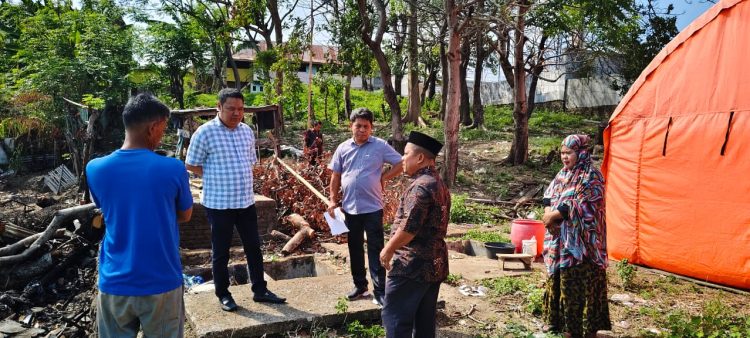 PAM Tirta Karajae Salurkan Bantuan kepada Korban Kebakaran di Soreang