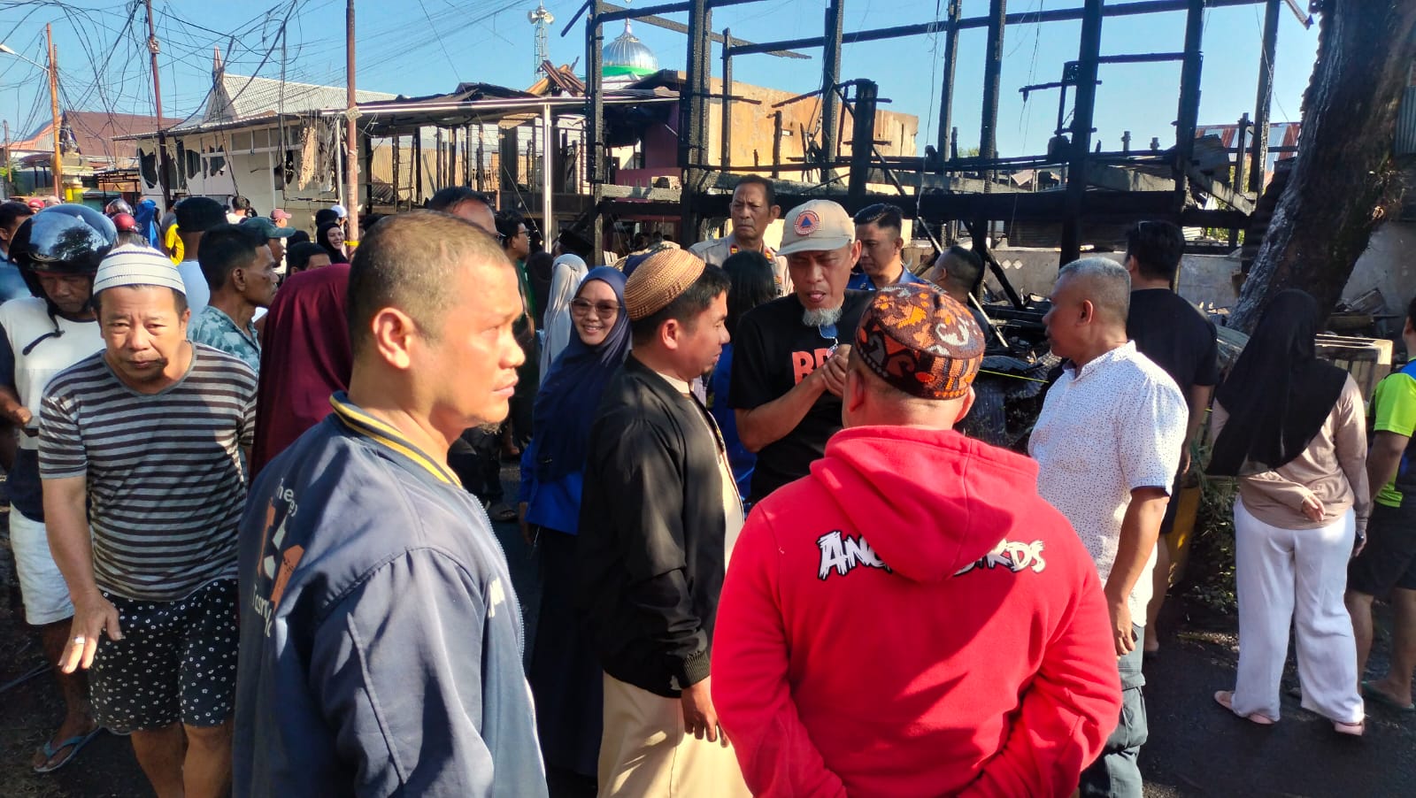 WaliKota Parepare Kunjungi Lokasi Kebakaran di Jalan Menara, Pastikan Bantuan Segera Tersalurkan