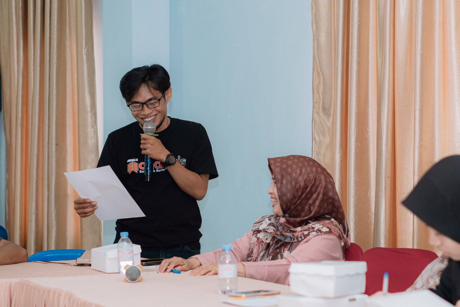 Teras Baca Lompoe Dorong Ekspresi Diri Lewat Kelas Menulis Puisi