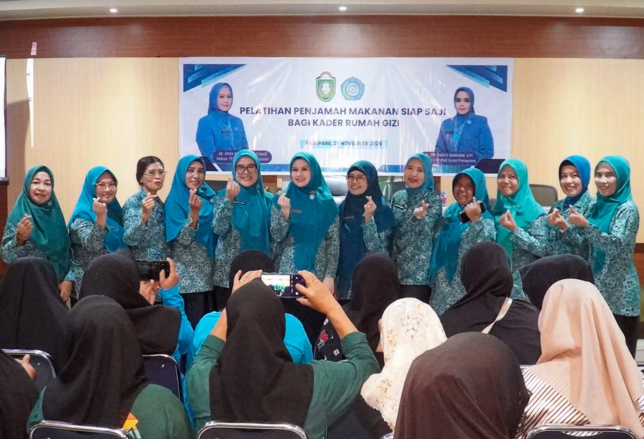 Ketua TP PKK Parepare Buka Pelatihan Penjamah Makanan Siap Saji untuk Kader Rumah Gizi
