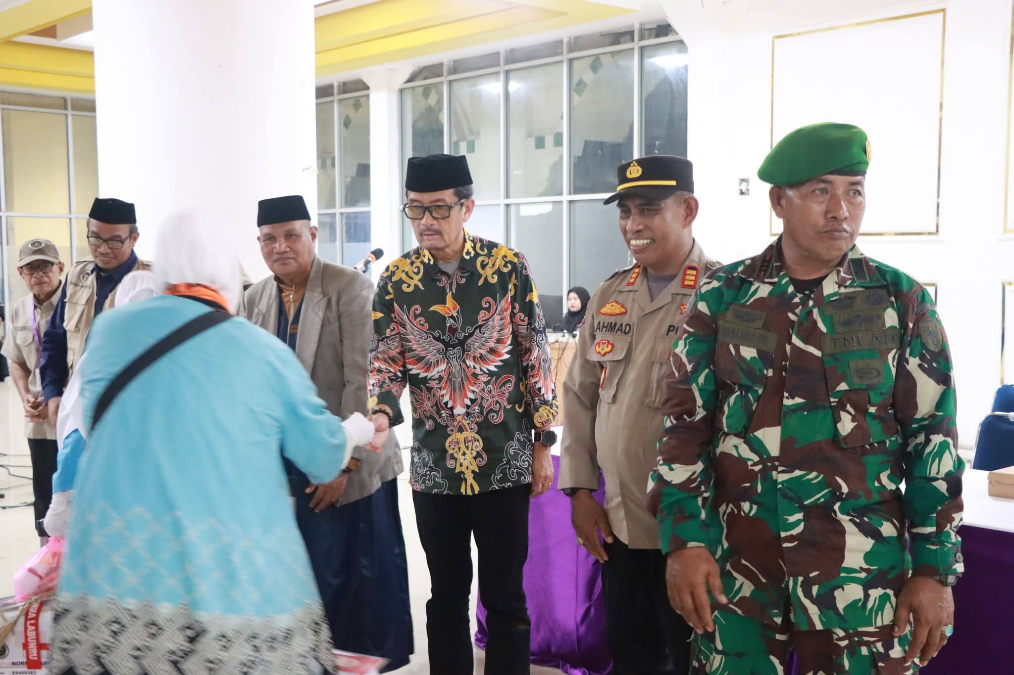 Sekda Pinrang wakili Pemkab Pinrang lepas gelombang kedua JCH Pinrang